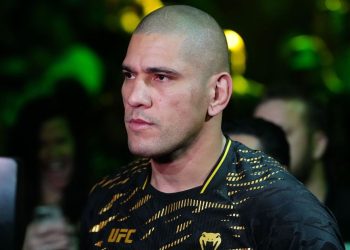UFC 320: campeão aposta em derrota de Poatan para Ankalaev