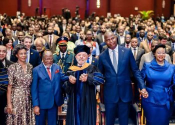 Lula recebe título de doutor honoris causa em Moçambique