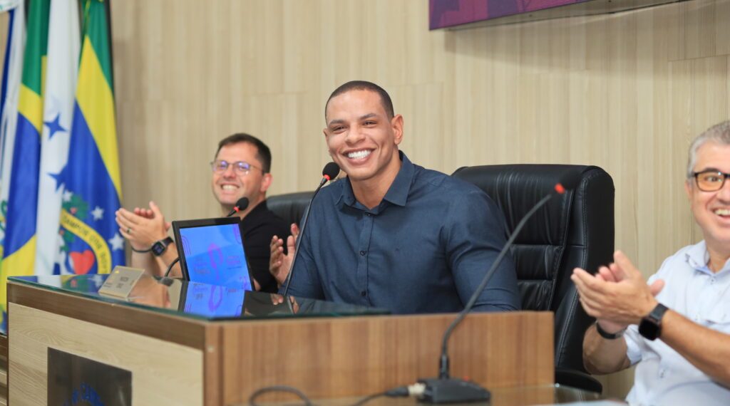 Vereador Maicon Cruz promove sessão especial sobre igualdade racial na Câmara de Campos