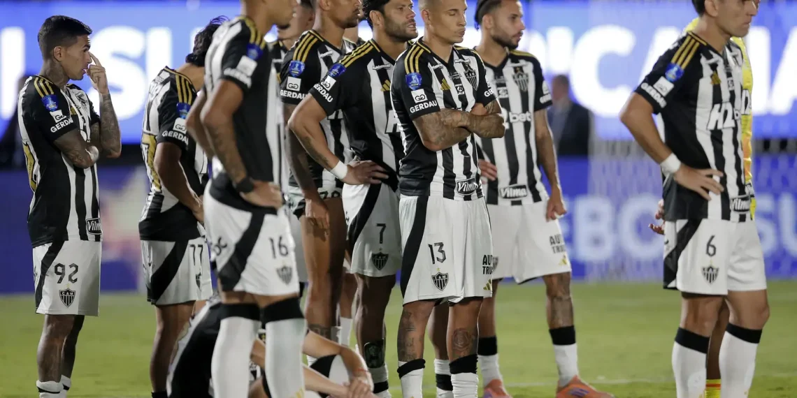 Lanús supera Atlético-MG nos pênaltis e é bicampeão da Sul-Americana