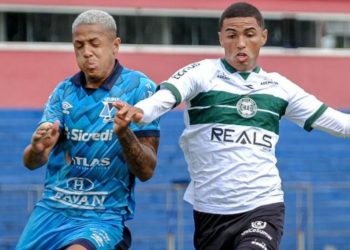 Atacante marca e leva vermelho, mas Coritiba reduz prejuízo contra o Azuriz na Taça FPF