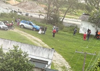 Jovem morre eletrocutado em terreno em frente a casa de shows em Campos