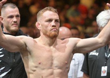 Campeão passa sufoco na balança e quase perde cinturão antes do UFC 322