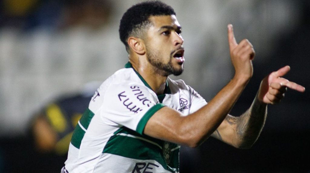 Líder em dribles, Lucas Ronier explode na Série B e se valoriza ainda mais no Coritiba