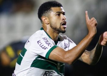 Líder em dribles, Lucas Ronier explode na Série B e se valoriza ainda mais no Coritiba