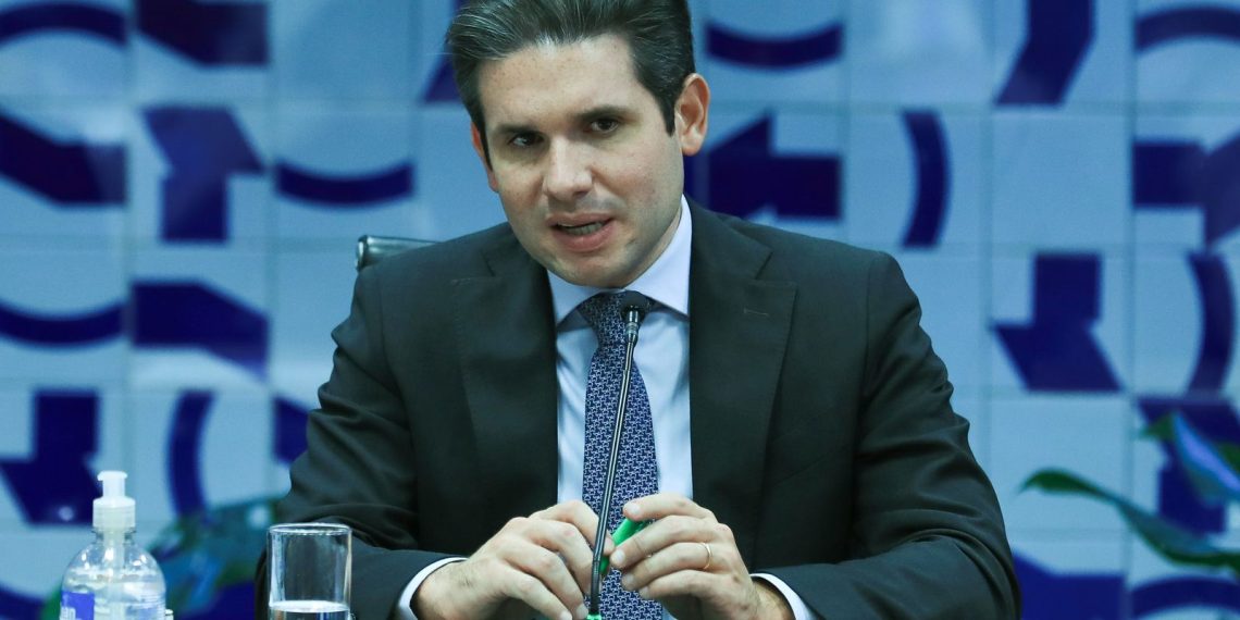 Motta mantém votação do PL Antifacção mesmo com críticas do governo