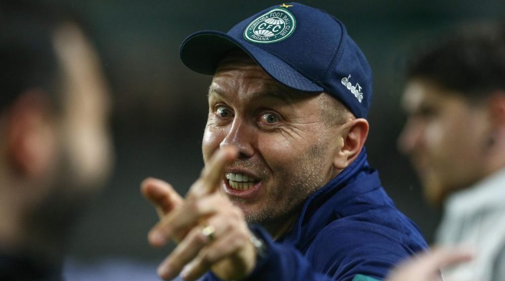 Coritiba vence o Paysandu e fica a um passo do retorno à Série A