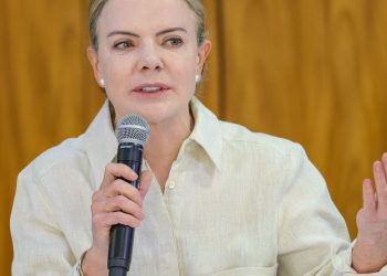 “Perde o Brasil”, diz Gleisi sobre derrubada de vetos do licenciamento