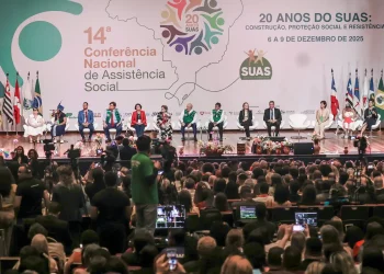 Lula propõe reunião dos Poderes para tratar de feminicídio