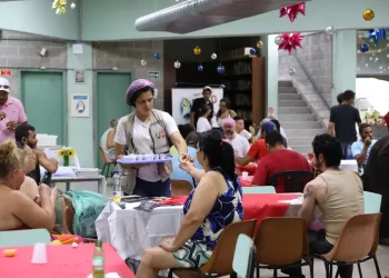 Júlio Lancelotti promove almoço de natal para moradores de rua em SP