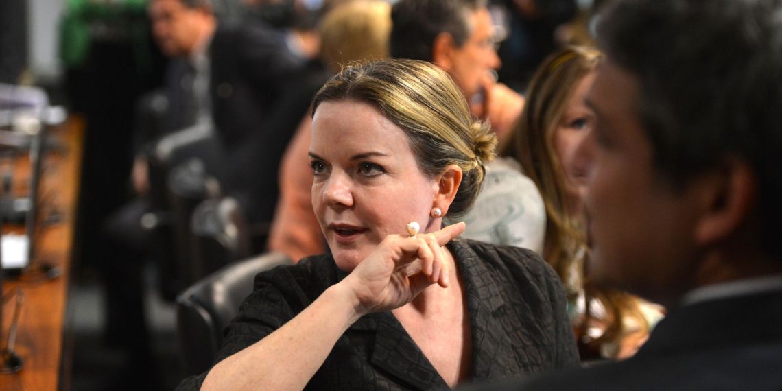 Gleise culpa Selic pela dívida pública e não as despesas do governo