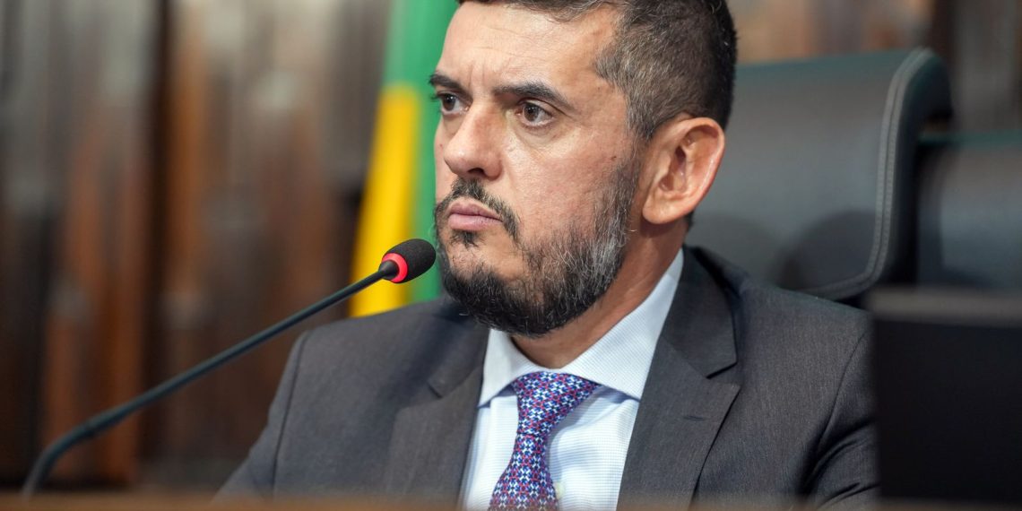 Reunião da CCJ da Alerj para avaliar prisão de Bacellar é adiada