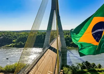 Lula inaugura ponte em Foz do Iguaçu e critica quem constrói “muros”