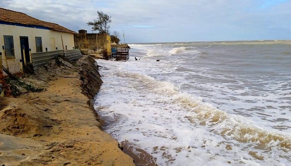São João da Barra emite alerta de ressaca e possibilidade de raios com rajadas de vento