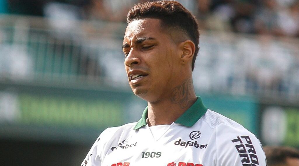 Ex-Coritiba, Alef Manga está próximo de clube da Série A