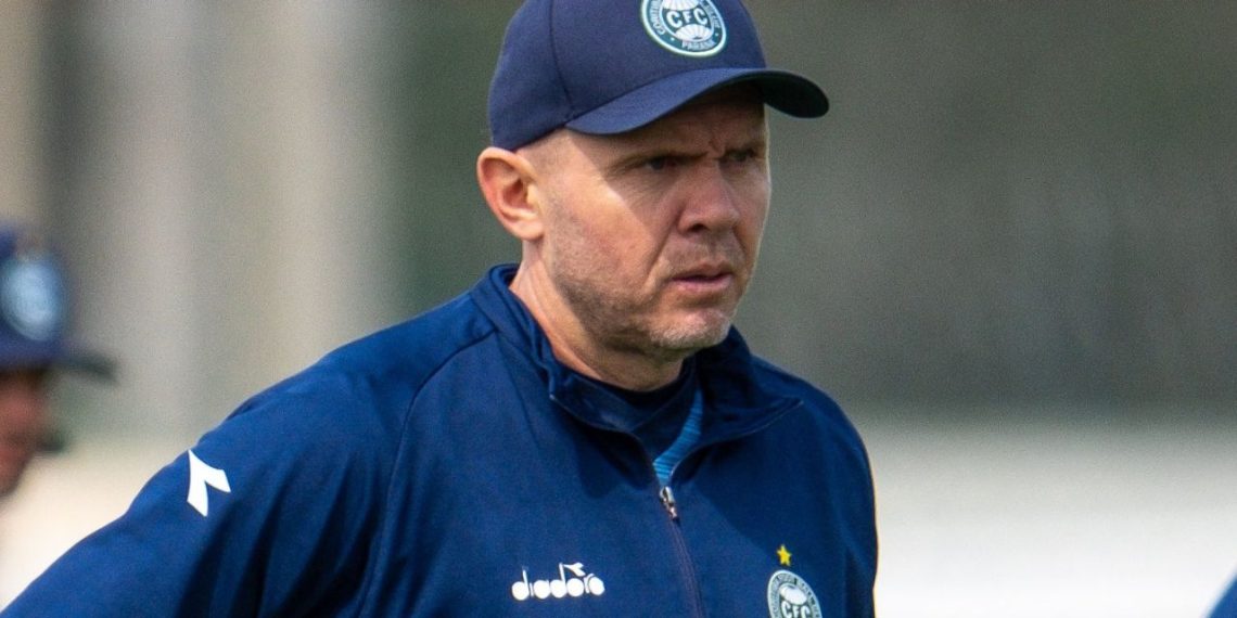 Mozart dá versão sobre saída do Coritiba e comenta relação com SAF