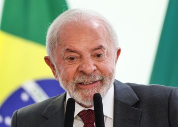 Lula quer expulsão de servidor que agrediu mulher e criança no DF