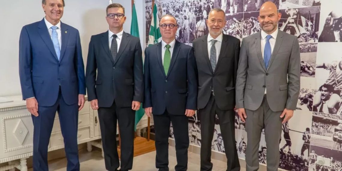 “Deu a vida”: ex-presidente do Coritiba lamenta fim da homenagem para Renato Follador