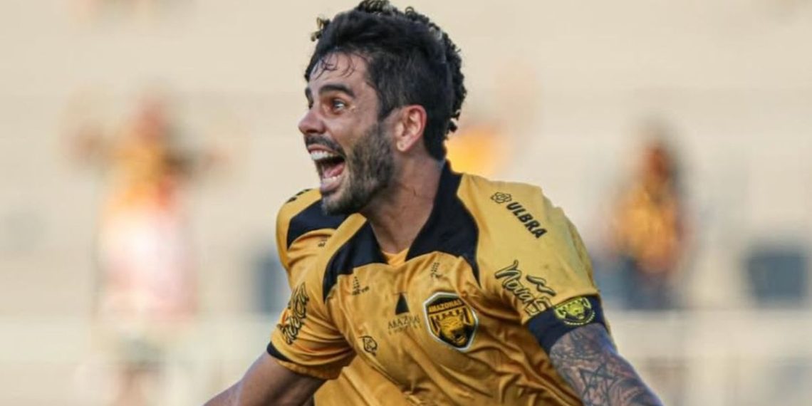 Ex-Coritiba, Henrique Almeida é anunciado como reforço de clube da Serie D