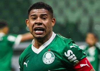 Athletico encaminha chegada de lateral do Palmeiras