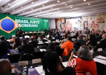 No Conselhão, Lula pede fim da escala 6×1 e ações contra o feminicídio