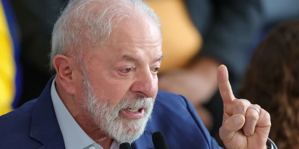 Lula cita feminicídios e cobra luta de homens contra a violência
