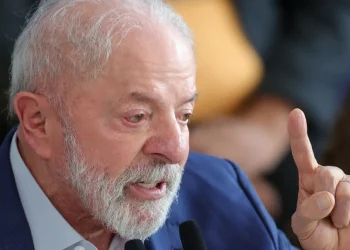 Lula cita feminicídios e cobra luta de homens contra a violência
