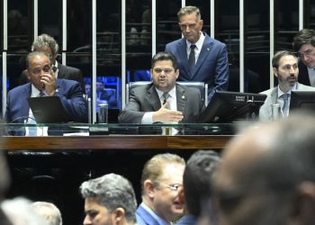 Senado aprova redução da pena de condenados pelo 8/1 e trama golpista