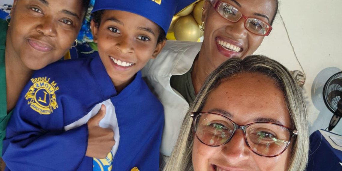 Criança internada no HFM é levada para formatura na UTI móvel