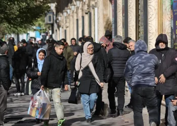Trump anuncia tarifas de 25% a países que negociarem com Irã