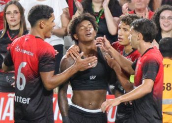 Athletico vê estrela surgir em vitória sobre o Andraus na estreia do Paranaense