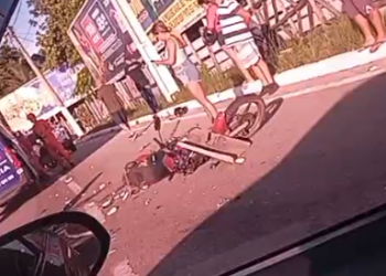 Colisão entre moto e caminhão deixa homem em estado grave na BR-356