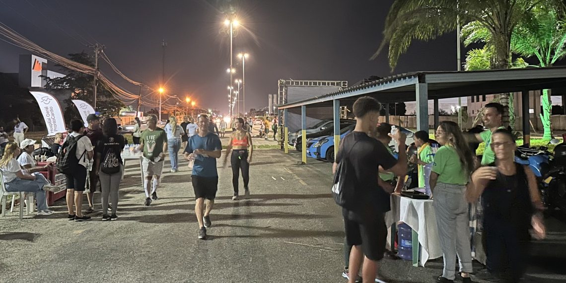 Fé em movimento: caminhada de Santo Amaro já reúne centenas de pessoas na RJ-216