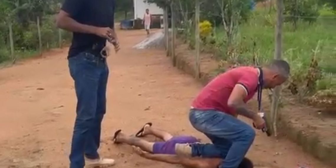 Acusado de agredir e roubar idosa após falsa prestação de serviço é preso em Macaé