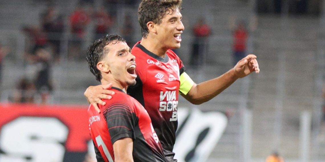 Athletico classifica-se com facilidade, e o Coritiba com dificuldade