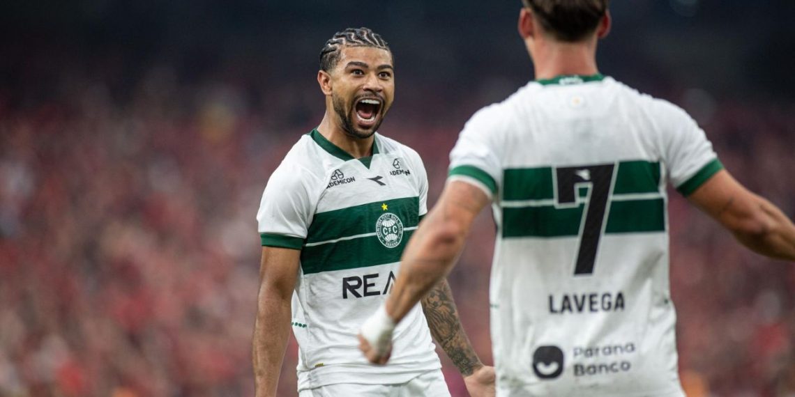 Coritiba define estratégia para jogo decisivo do Paranaense