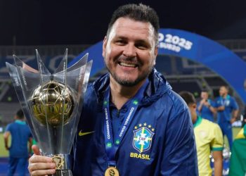 Ex-técnico do Coritiba é anunciado por seleção sul-americana