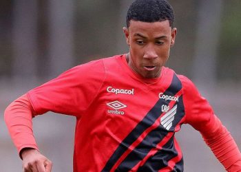 Athletico tem apagão nos acréscimos e leva empate na estreia da Copinha