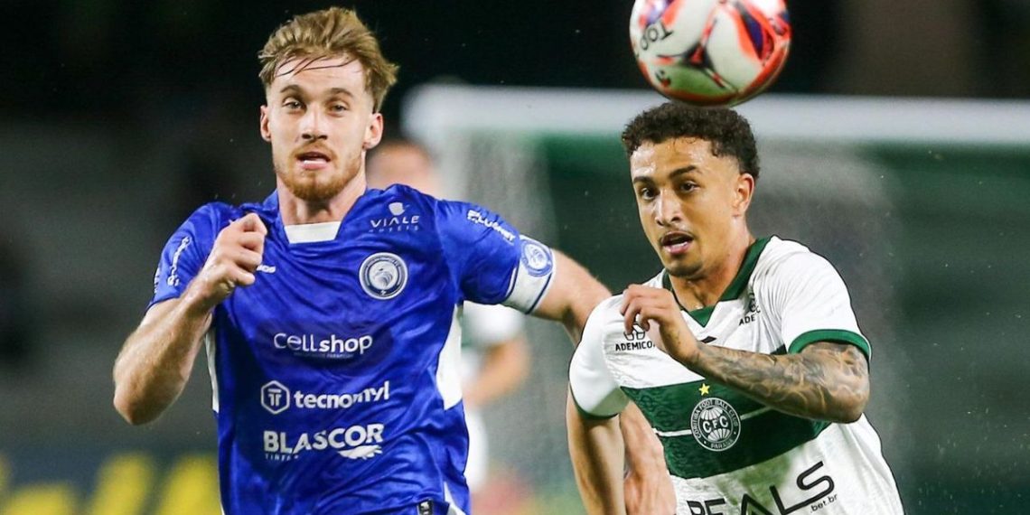 Coritiba sofre com falhas e sai derrotado do Couto Pereira em estreia no Paranaense