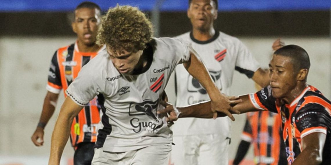 Athletico vence o Araçatuba e avança em primeiro do grupo na Copinha; veja os gols