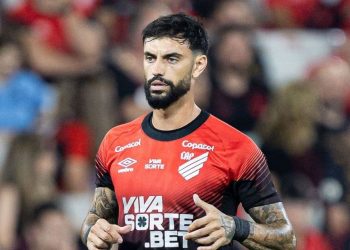 Atacante Mastriani volta a defender o Athletico após quase um ano