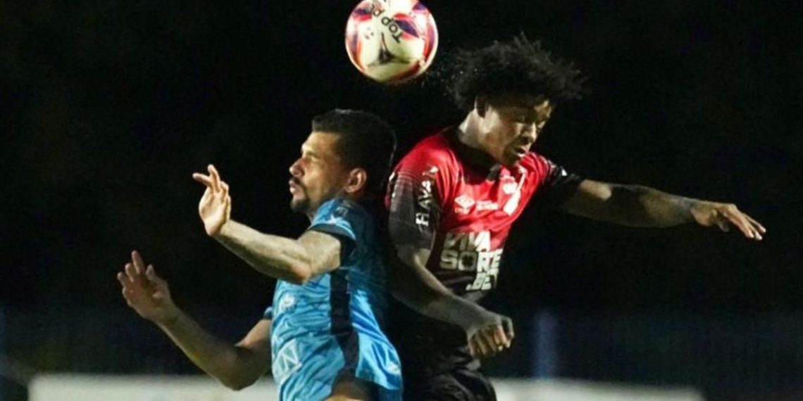 Athletico vê defesa em pane e sofre virada no Paranaense