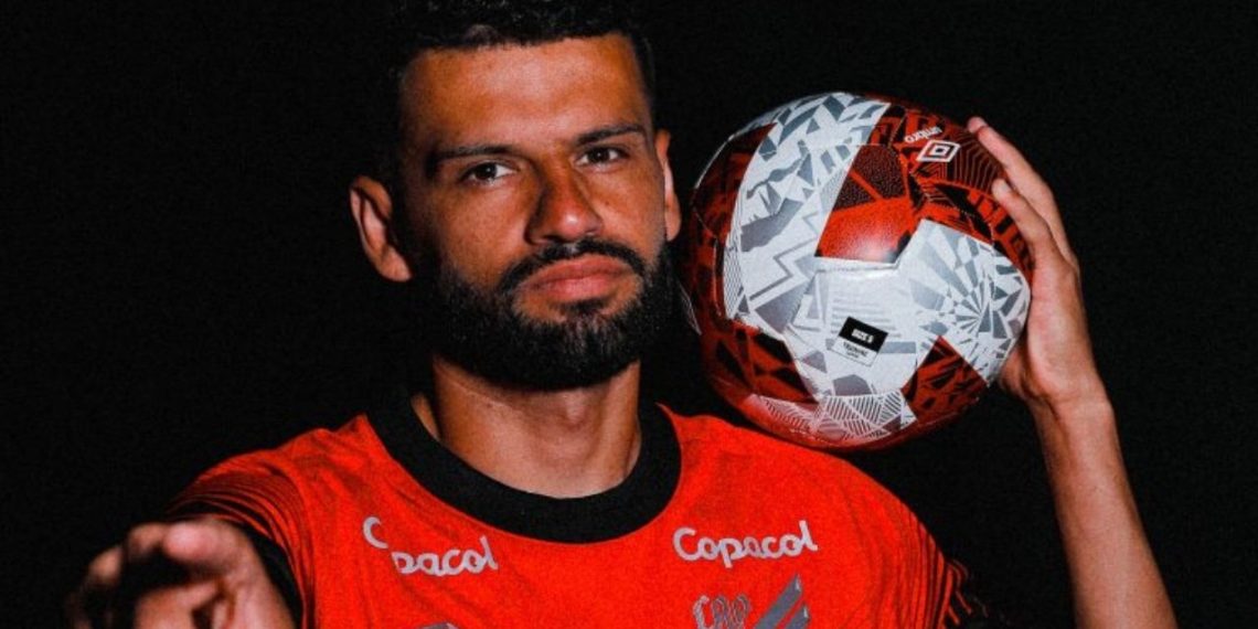 Jejum no Atletiba, “El Tren” e time titular: O que esperar do Athletico contra o Coritiba?