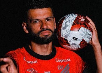 Jejum no Atletiba, “El Tren” e time titular: O que esperar do Athletico contra o Coritiba?