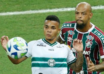 Revelado pelo Coritiba, Kaio César chega ao Brasil para fechar com gigante da Série A