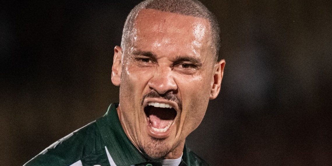 Invicto no Atletiba, defesa sólida e time titular: O que esperar do Coritiba no clássico contra o Athletico?