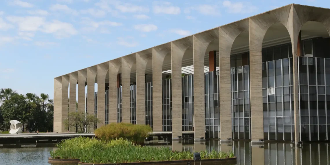 MRE monitora decisão de eurodeputados que trava acordo com o Mercosul