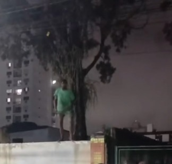 Homem rouba celular de mulher em Campos, é detido por moradores e preso pela Polícia