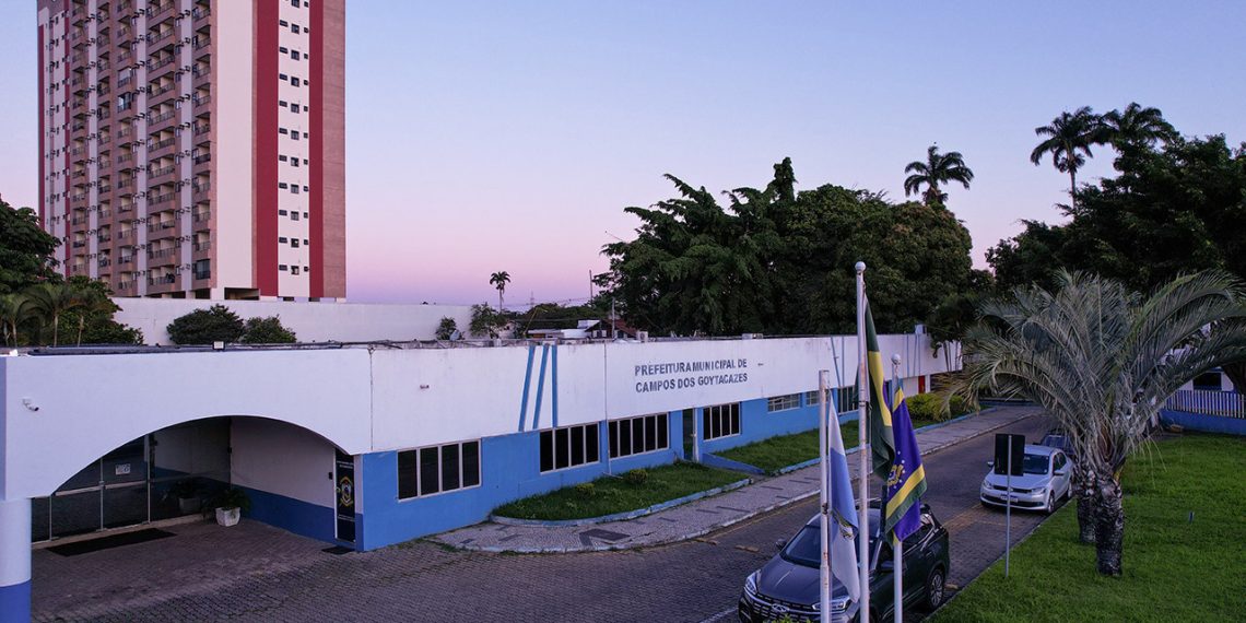 Prefeito de Campos divulga calendário do pagamento de 2026 dos servidores