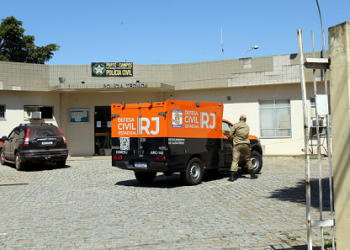 Corpo em estado de decomposição avançado é encontrado dentro de valão em Campos
